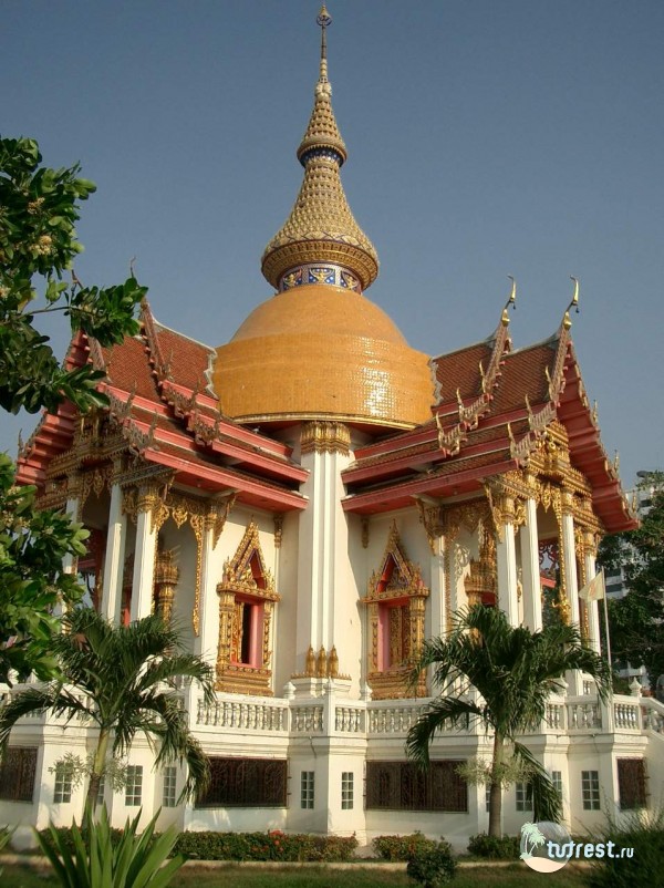 Храм в Паттайя - Wat Chaimongkron  (Ват Чаймонкрон)